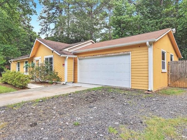 9018 Huntwood Lane , Riverdale, GA 30274