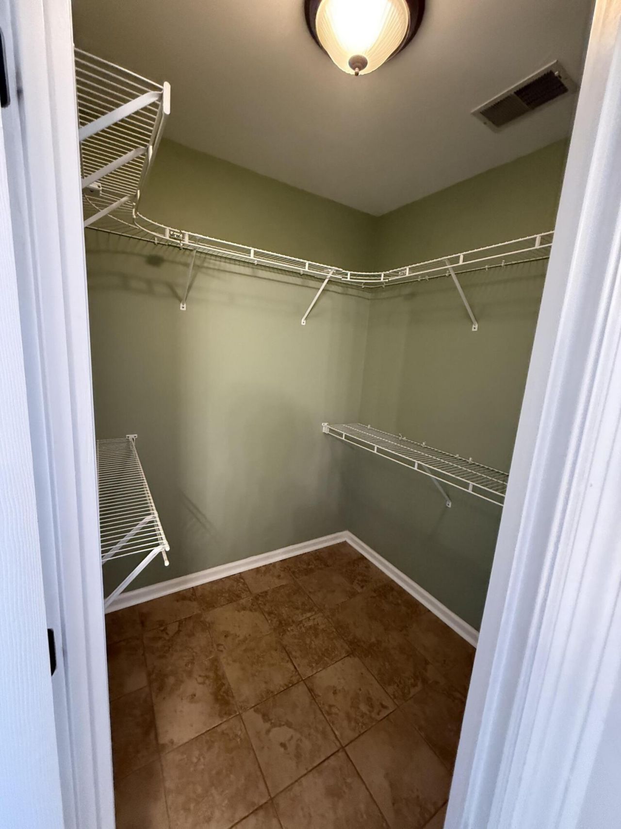 823 Harbor Place Drive Photo 24