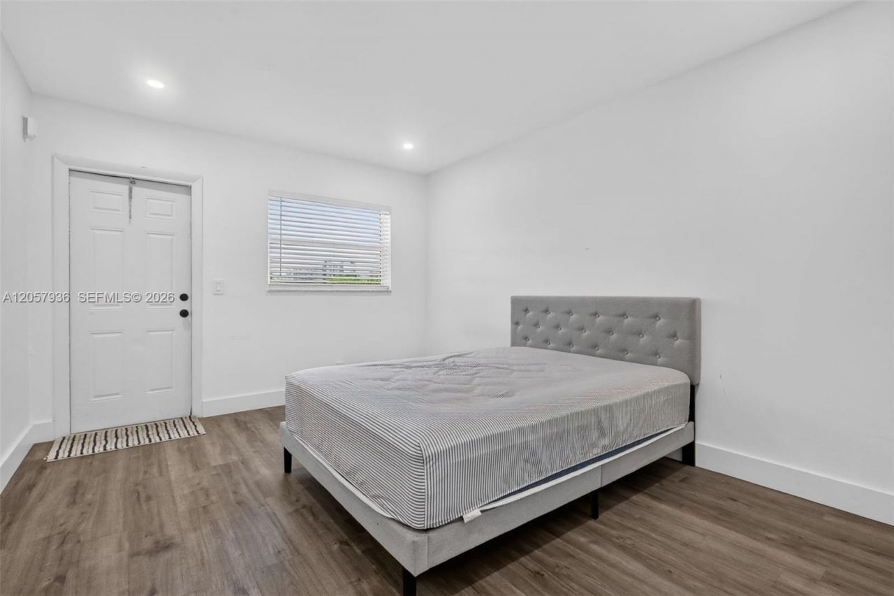 2100 Diana Dr , Unit 310, Hallandale Beach, FL 33009 Photo