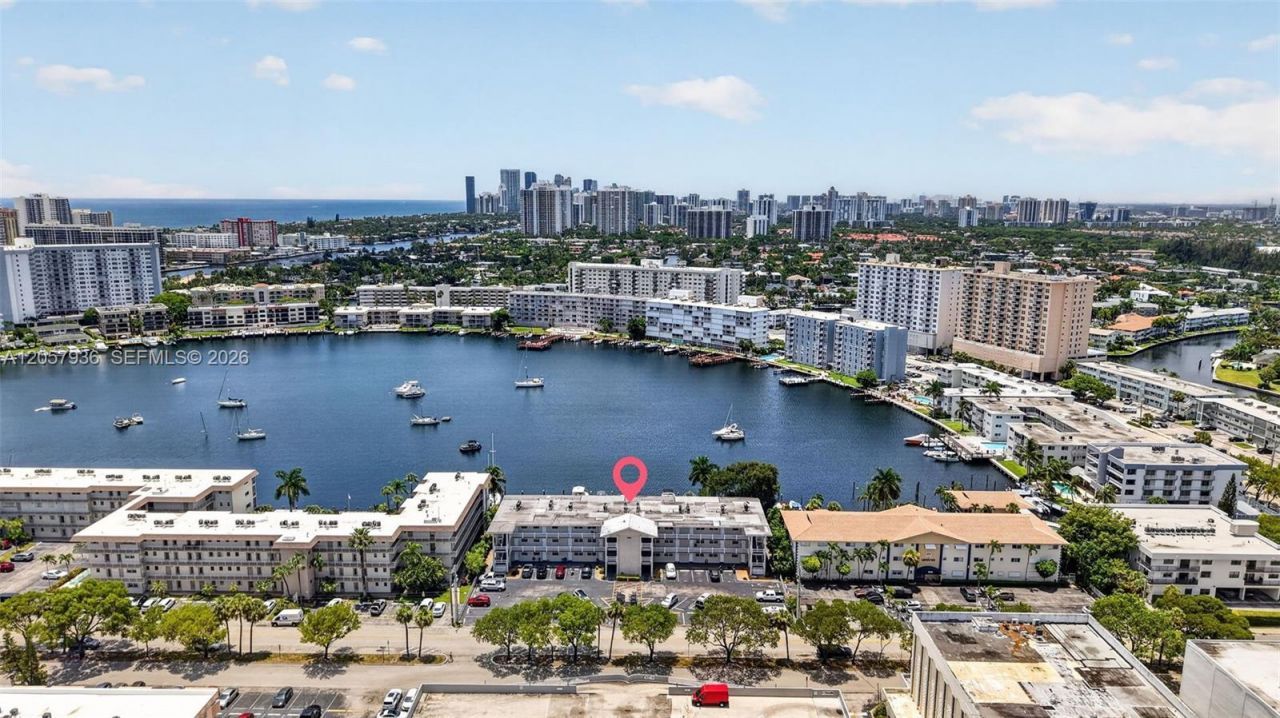2100 Diana Dr , Unit 310, Hallandale Beach, FL 33009 Photo