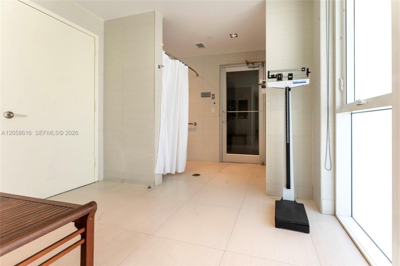 950 Brickell Bay Dr , Unit 3010, Miami, FL 33131 Photo