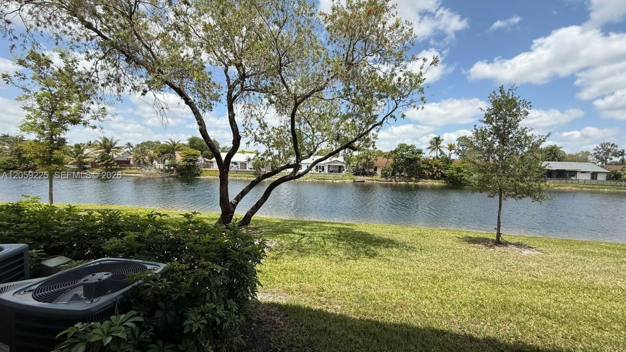 9933 Nob Hill Ln, Unit 9933, Sunrise, FL 33351 Photo