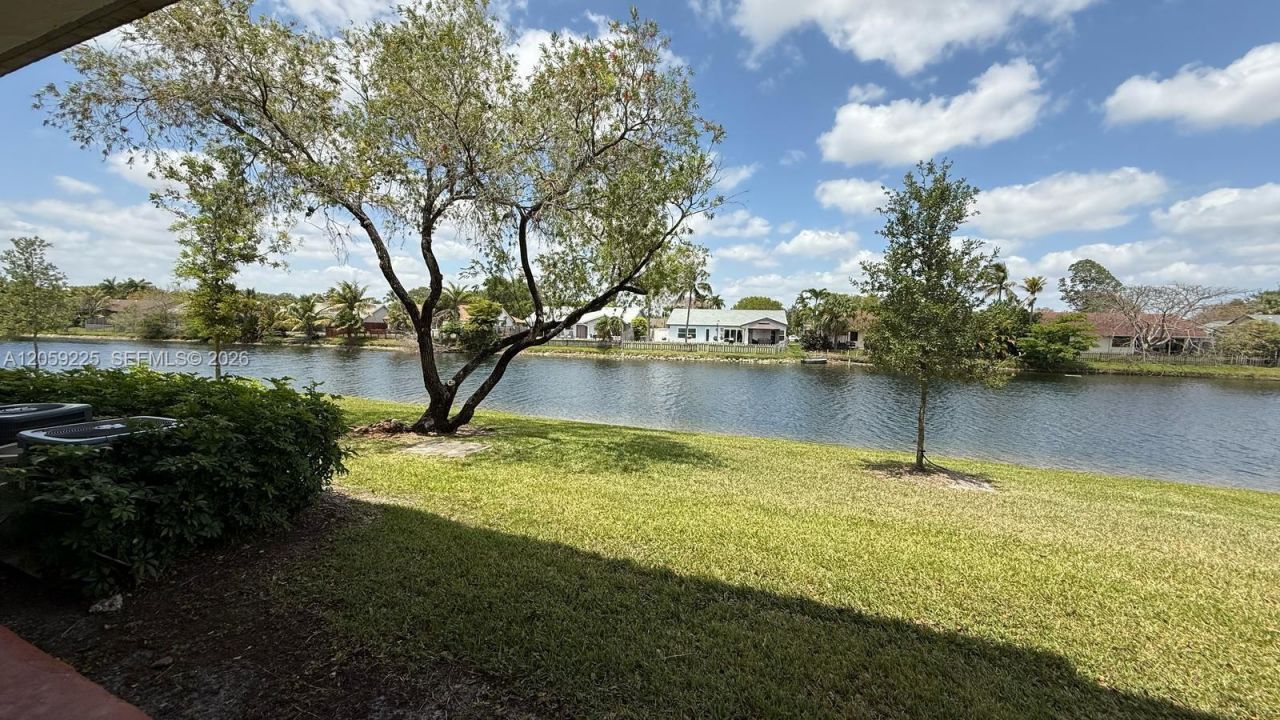 9933 Nob Hill Ln, Unit 9933, Sunrise, FL 33351 Photo