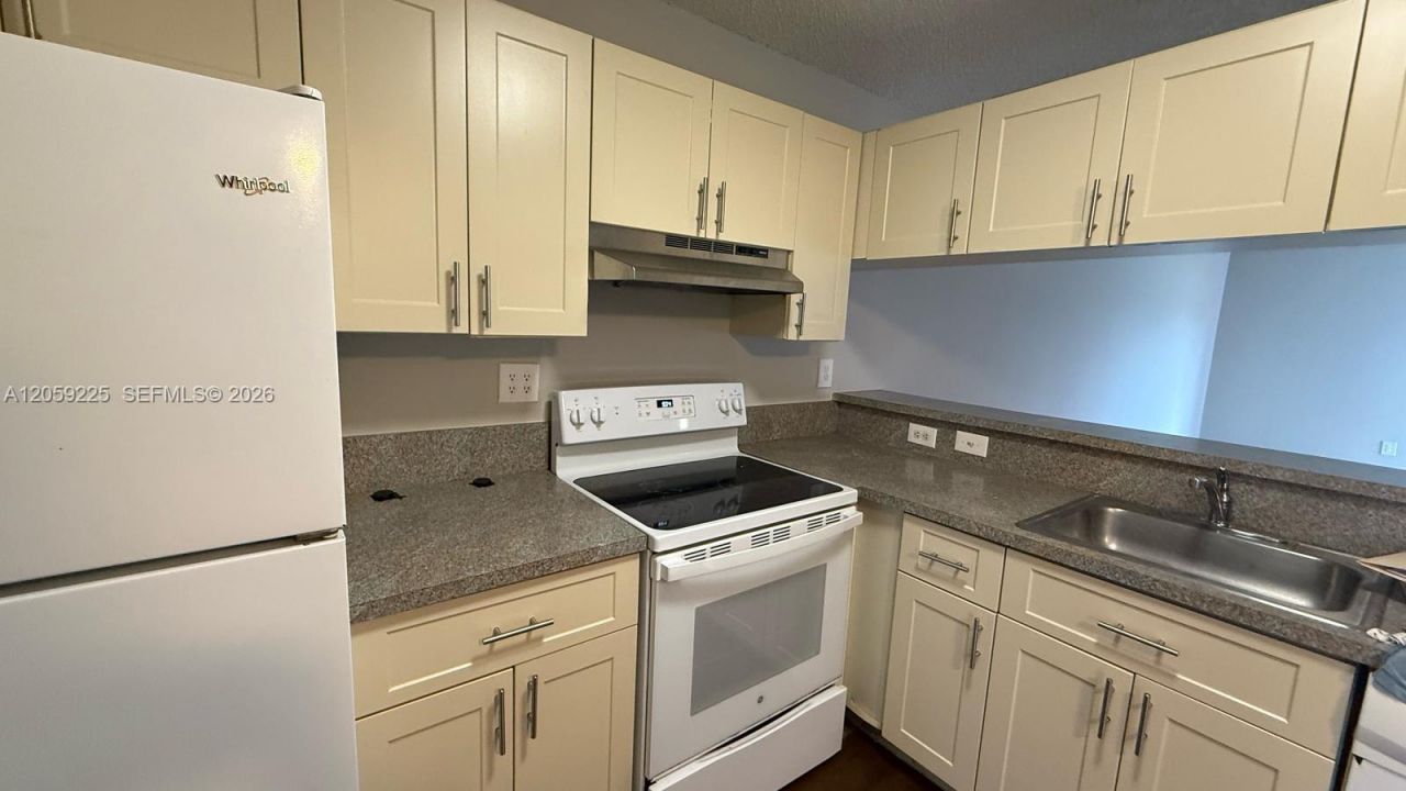 9933 Nob Hill Ln, Unit 9933, Sunrise, FL 33351 Photo