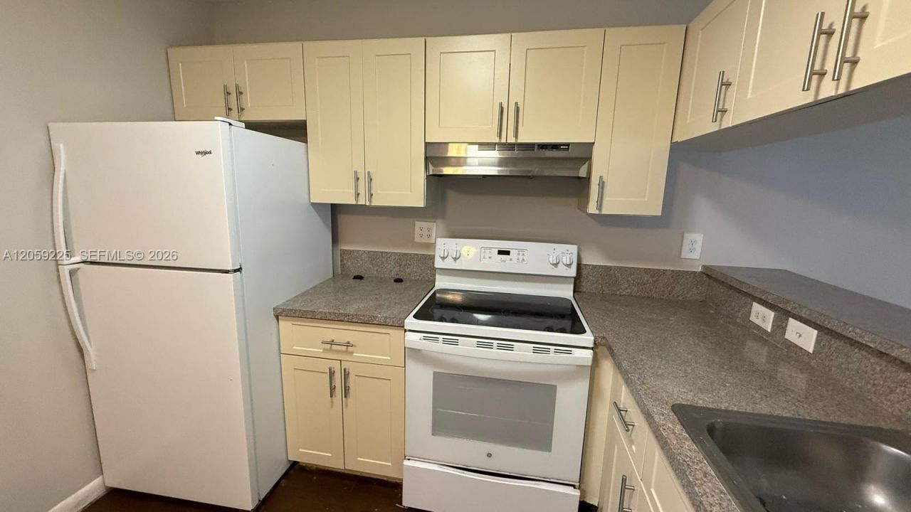 9933 Nob Hill Ln, Unit 9933, Sunrise, FL 33351 Photo