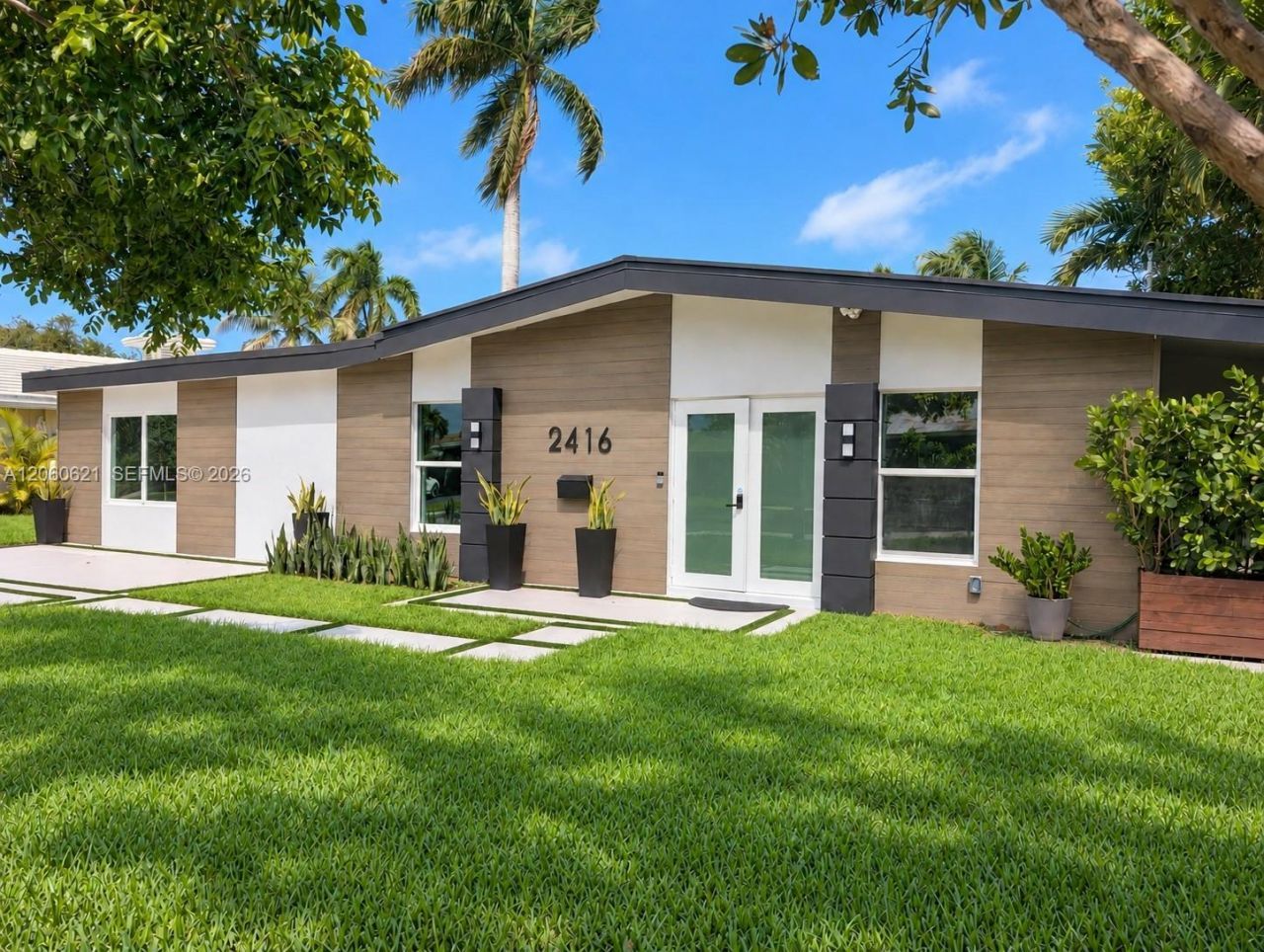 2416 NE 19th Ter, Wilton Manors, FL 33305 Main Photo