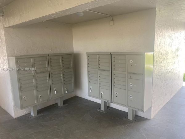 9520 SW 8th St , Unit 118, Miami, FL 33174