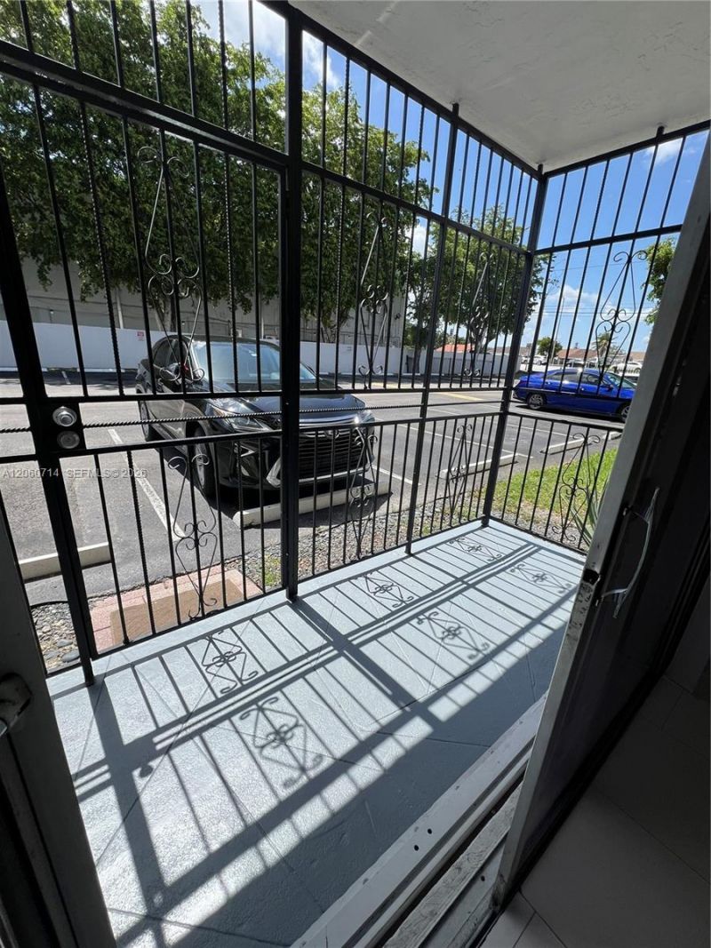 9520 SW 8th St , Unit 118, Miami, FL 33174 Photo
