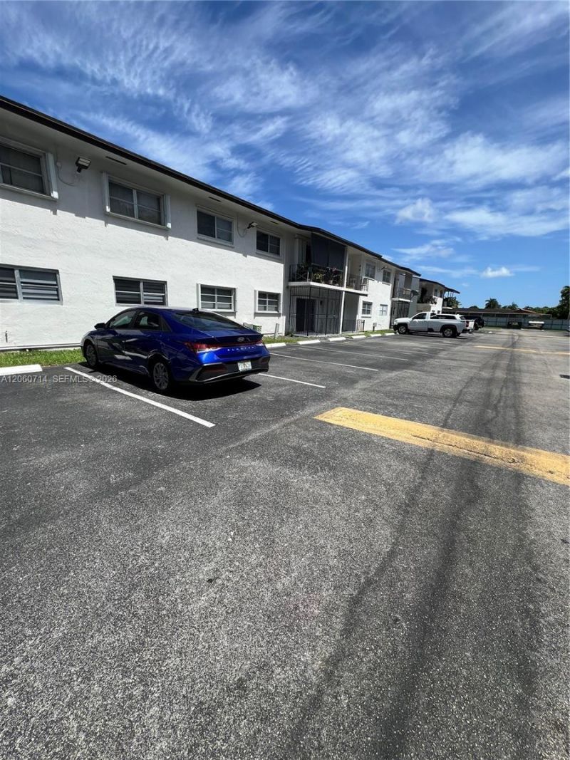 9520 SW 8th St , Unit 118, Miami, FL 33174 Photo