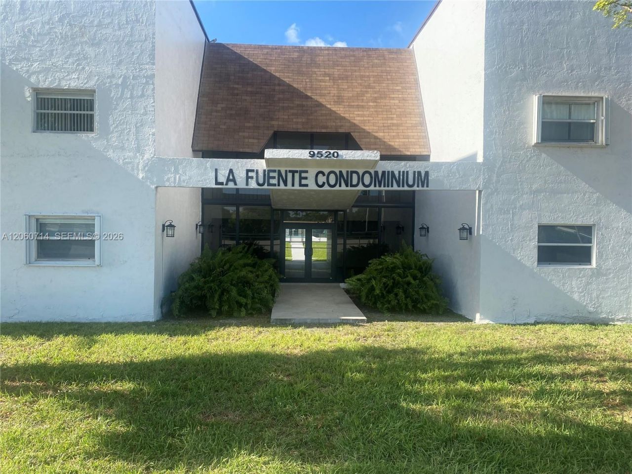 9520 SW 8th St , Unit 118, Miami, FL 33174 Photo