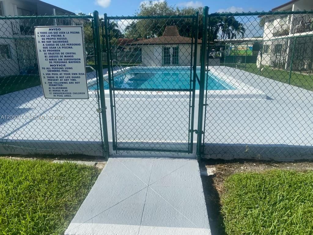 9520 SW 8th St , Unit 118, Miami, FL 33174 Photo