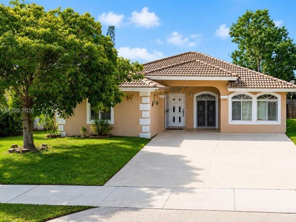 20504 NW 19th Ave , Miami Gardens, FL 33056