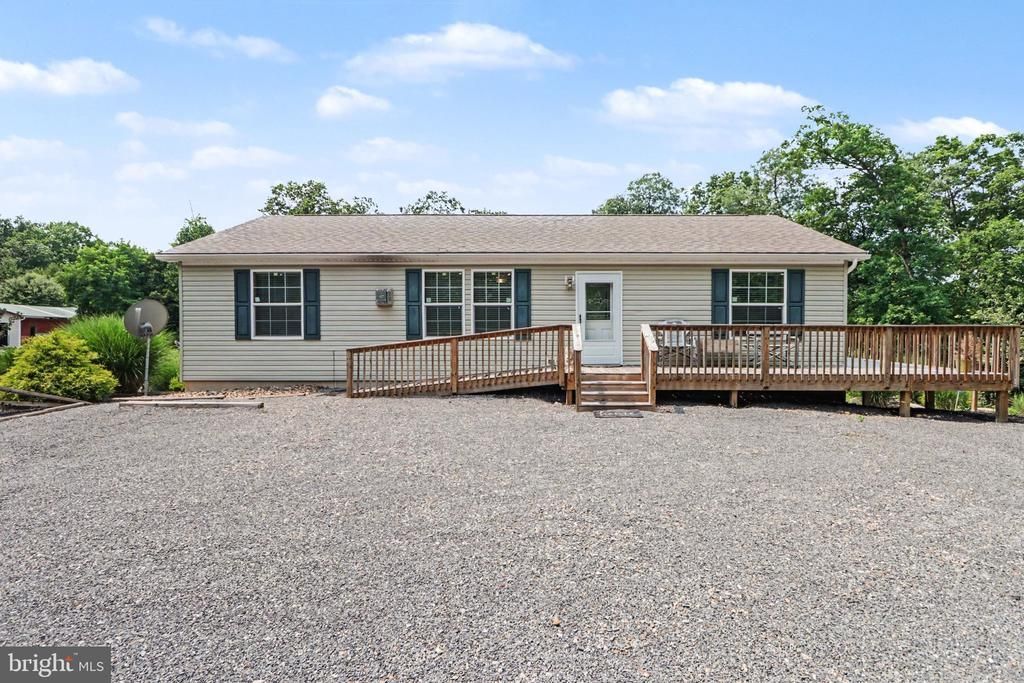 327 MOHR ROAD , MILLERSBURG, PA 17061