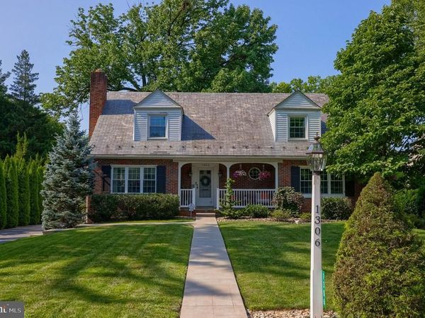 1306 HILLCREST ROAD , LANCASTER, PA 17603