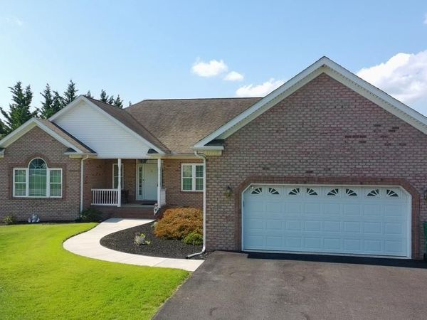 26 WILLIAMSON AVENUE, GREENCASTLE, PA 17225