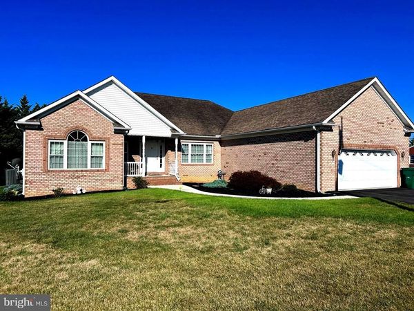26 WILLIAMSON AVENUE, GREENCASTLE, PA 17225