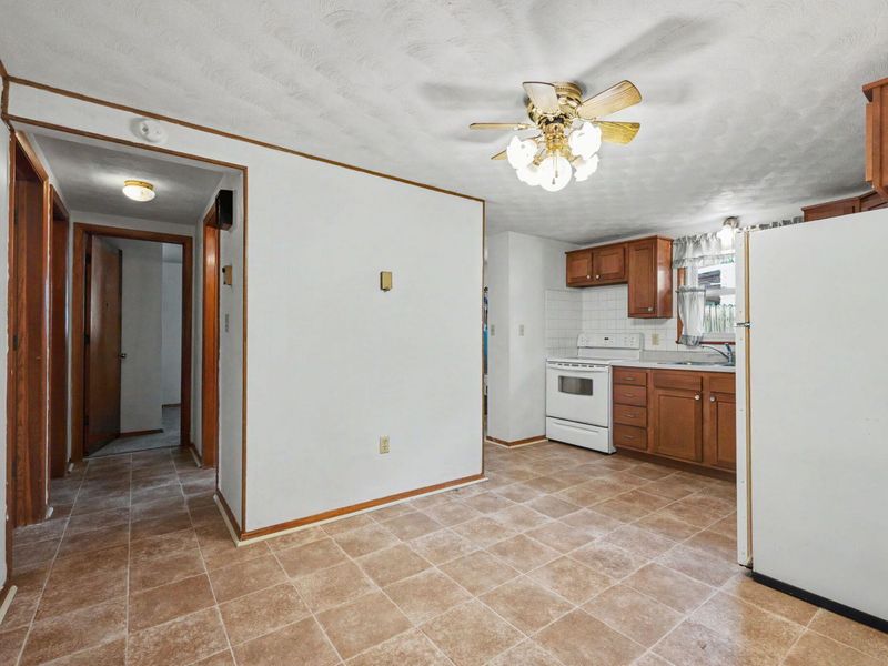 215 E James Street, Bradford, OH 45308 Photo 9