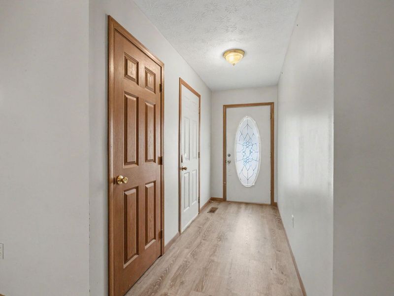 405 Patty Drive, Bradford, OH 45308 Photo 7