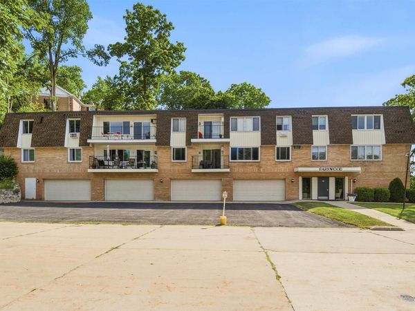 10 GREEN BAY COURT, Unit 205, Appleton, WI 54911
