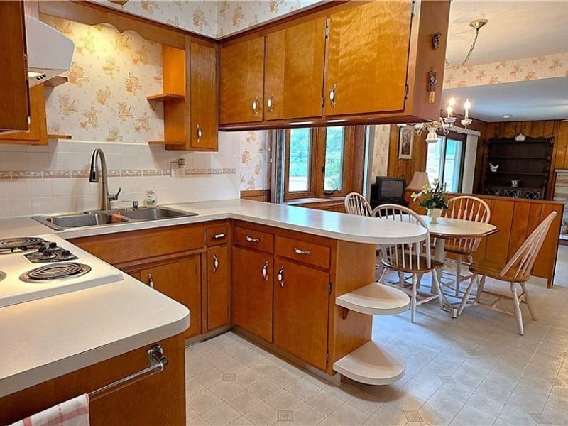 11198 Gordon Drive , Parma, OH 44130 Photo 12