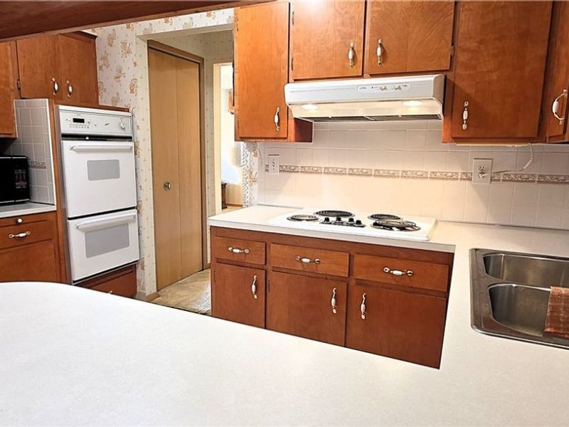 11198 Gordon Drive , Parma, OH 44130 Photo 14
