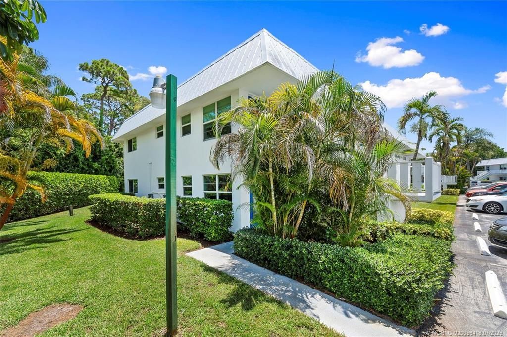 2929 SE Ocean Boulevard, Unit F10, Stuart, FL 34996 Photo