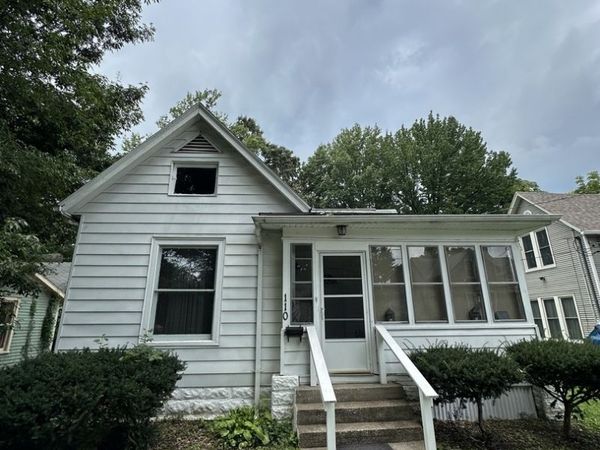110 S Forest Avenue, Carbondale, IL 62901
