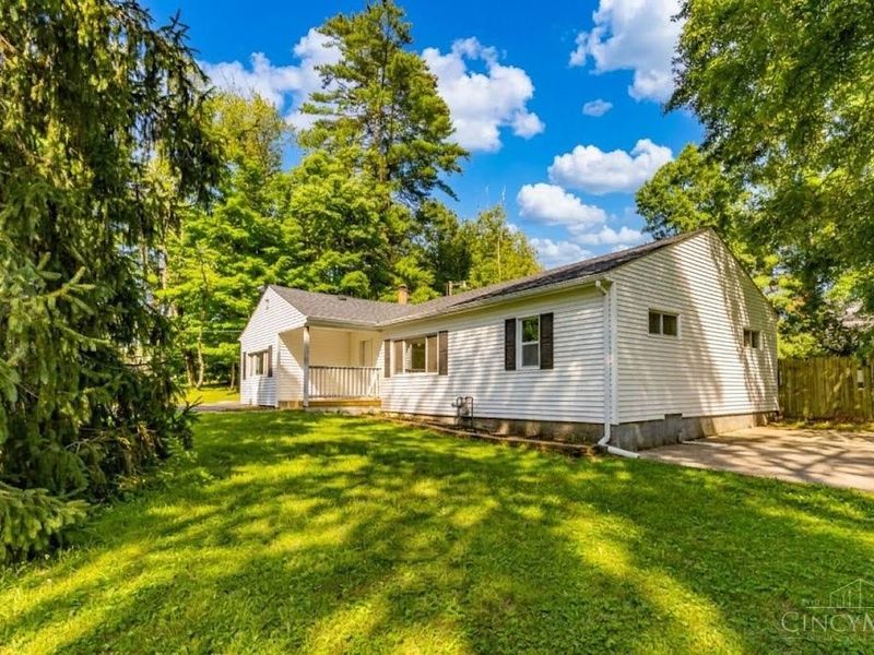1073 Cedar Drive, Milford, OH 45150 Photo 2