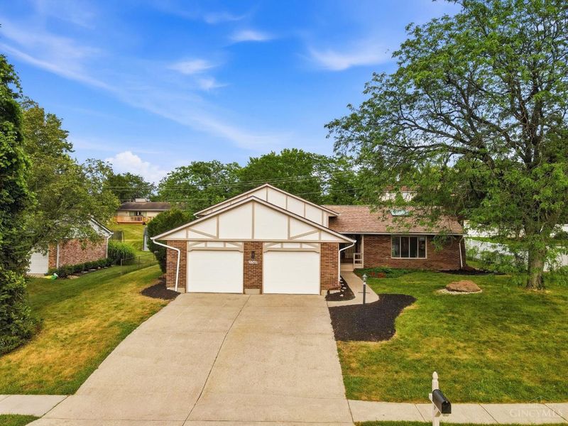 5748 Reswin Drive, Fairfield, OH 45014 Photo 1