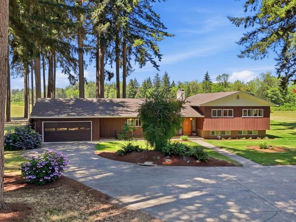 36765 Glaser Dr, Scio, OR 97374