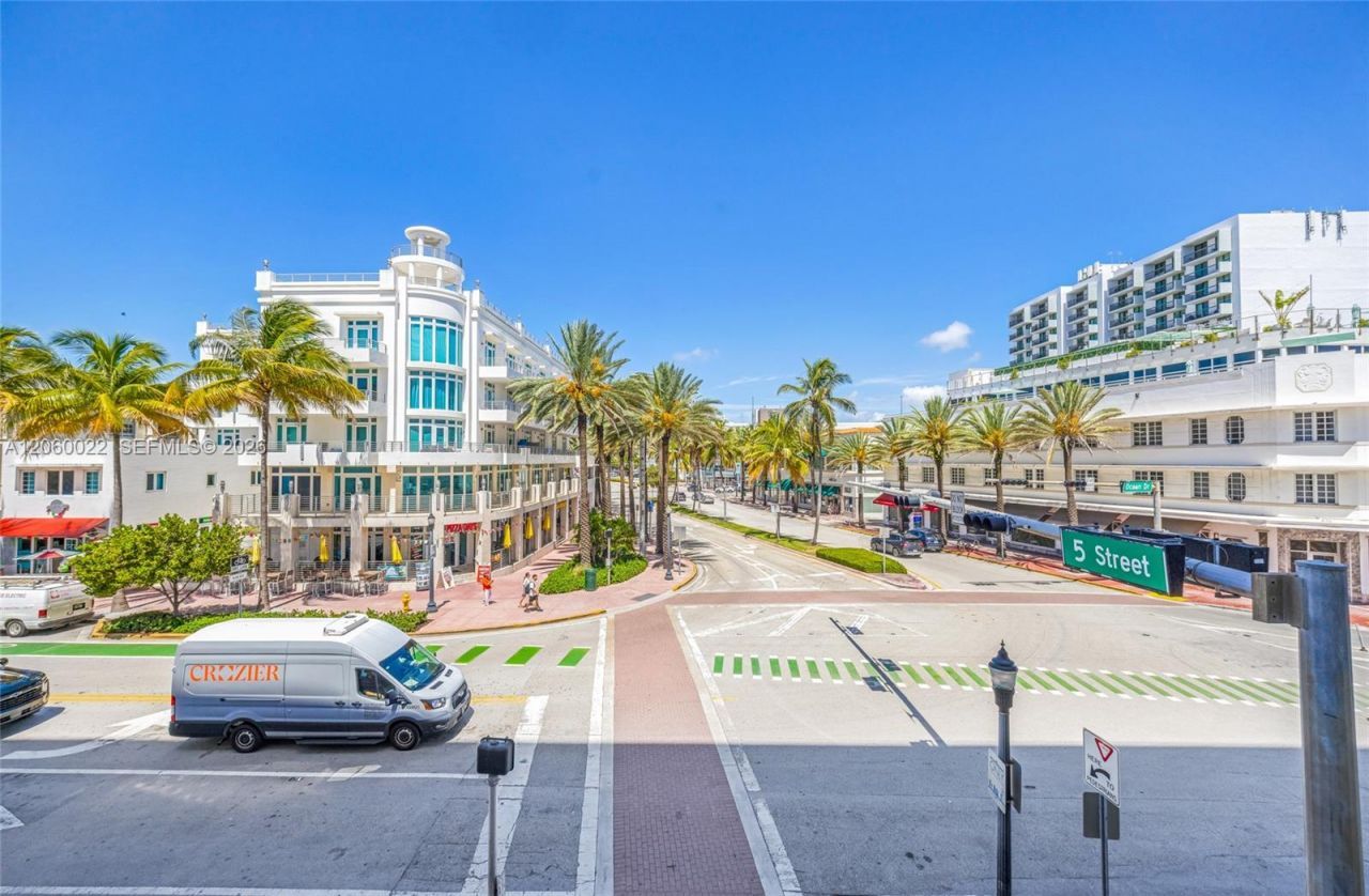 465 Ocean Dr , Unit 303, Miami Beach, FL 33139 Photo