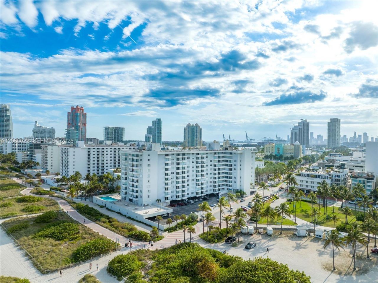 465 Ocean Dr , Unit 303, Miami Beach, FL 33139 Photo
