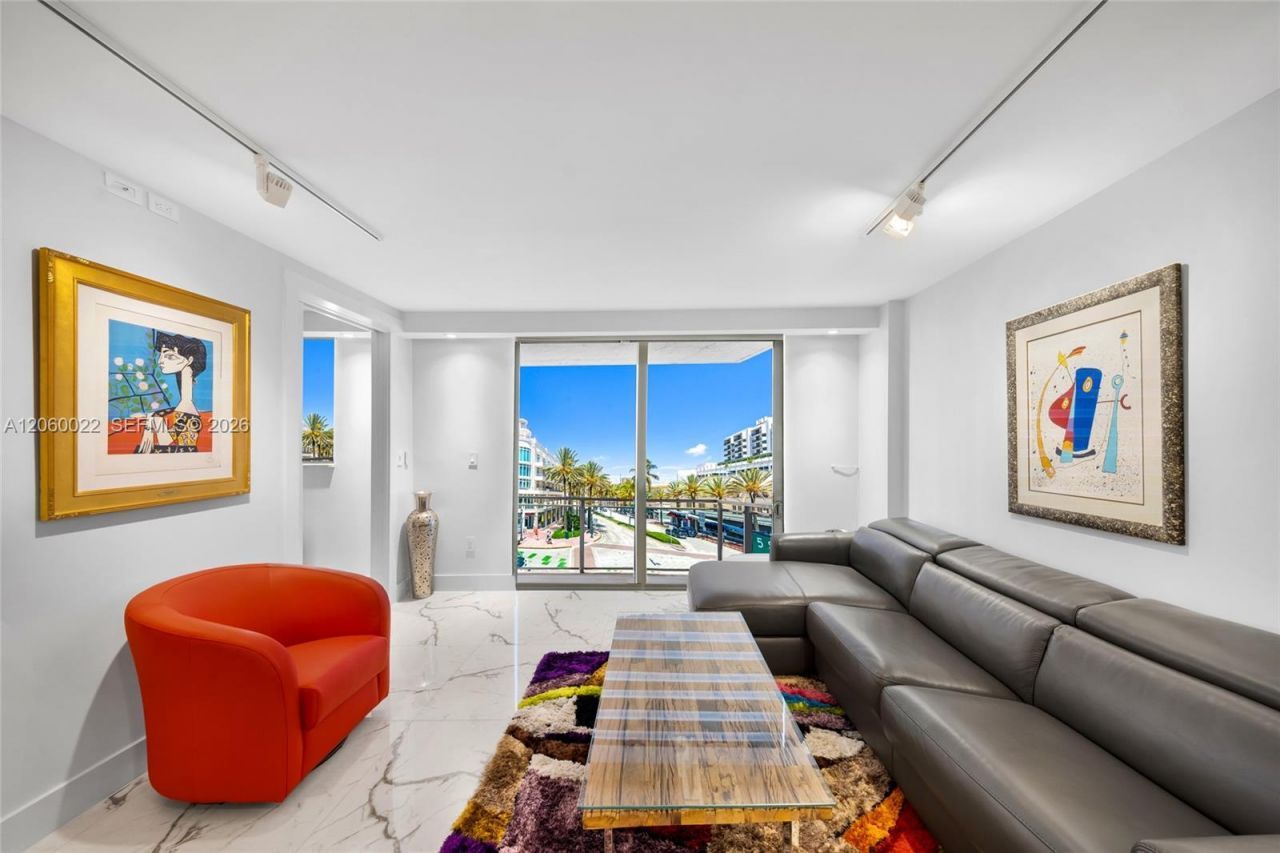 465 Ocean Dr , Unit 303, Miami Beach, FL 33139 Photo