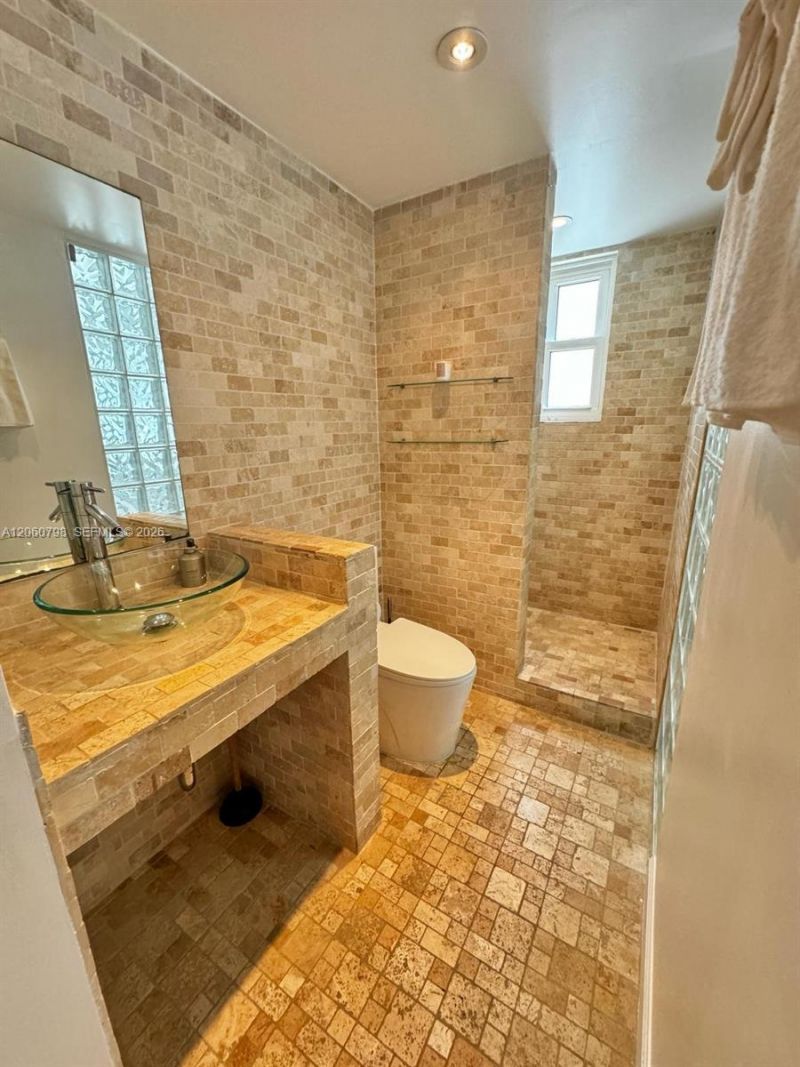 736 13th St, Unit 104, Miami Beach, FL 33139 Photo