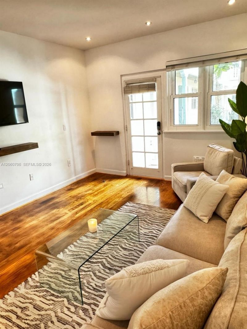 736 13th St, Unit 104, Miami Beach, FL 33139 Photo