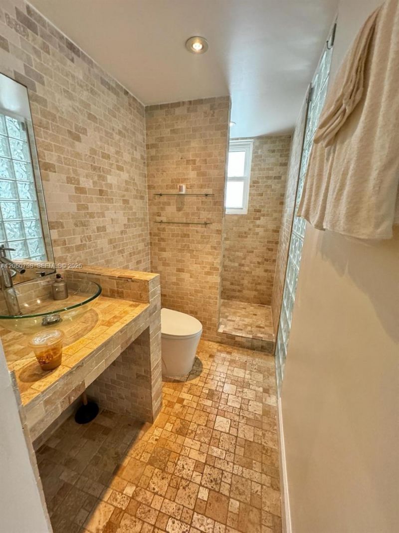 736 13th St, Unit 104, Miami Beach, FL 33139 Photo