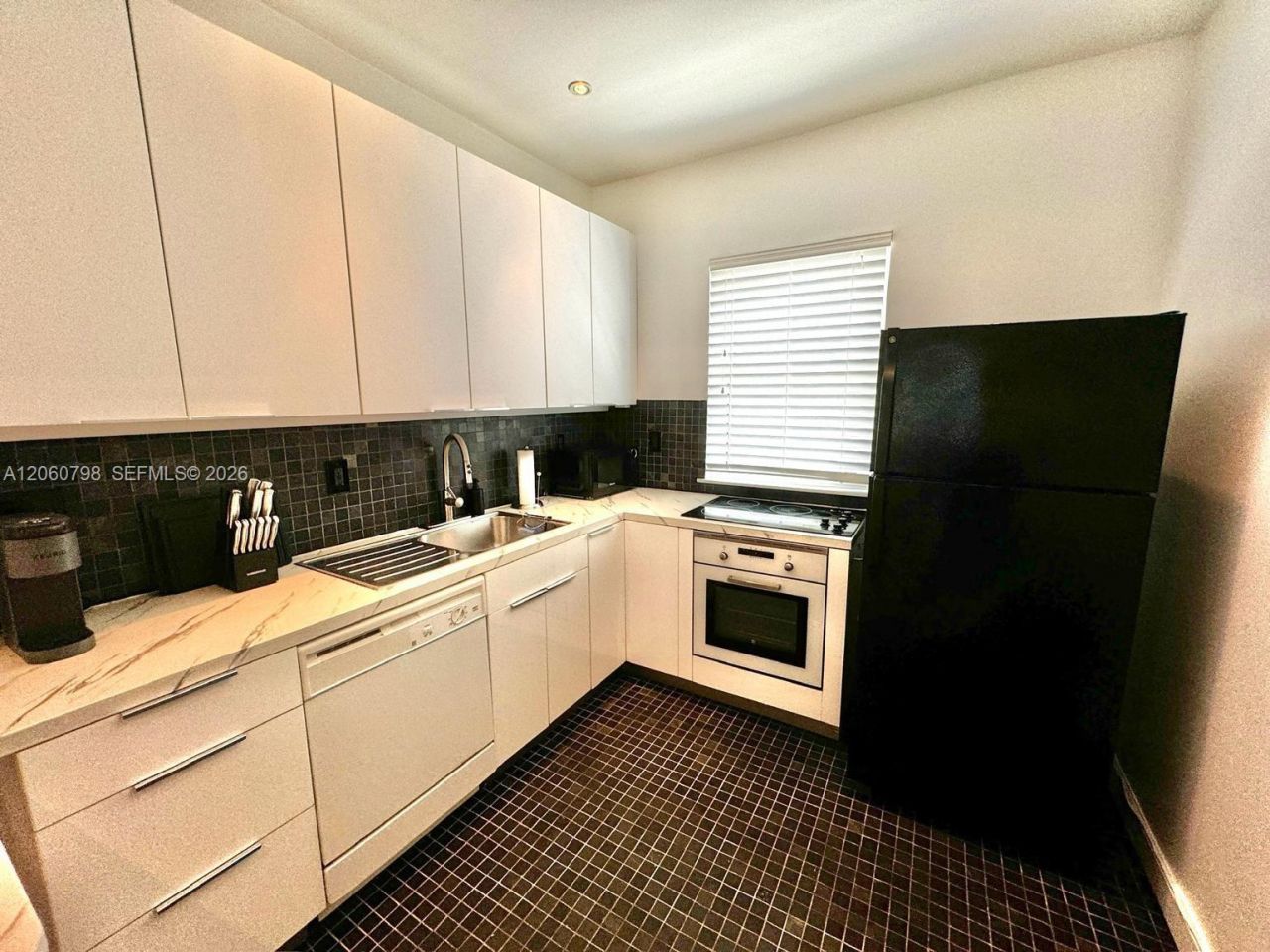 736 13th St, Unit 104, Miami Beach, FL 33139 Photo