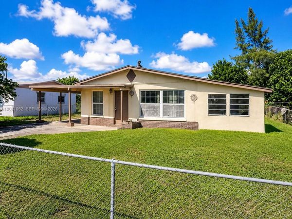 1610 W 11th St , Riviera Beach, FL 33404
