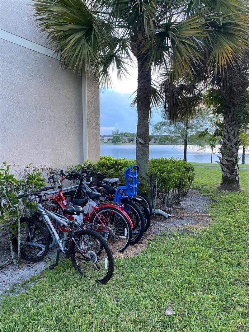 5005 Wiles Rd , Unit 102, Coconut Creek, FL 33073 Photo