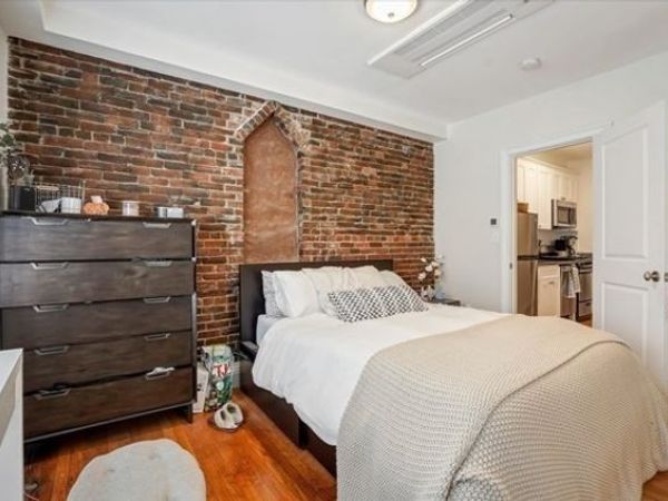 130 Myrtle St, Unit 1F, Boston, MA 02114