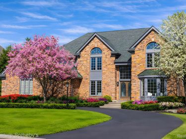 2532 Cedar Brook Court, Rochester Hills, Mi 48309