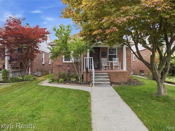 1070 Mollno Street , Wyandotte, MI 48192