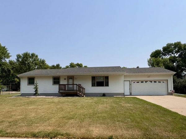 1916 N Jay Street, Aberdeen, SD 57401