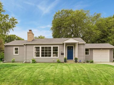 2513 Zenith Avenue N, Golden Valley, MN 55422