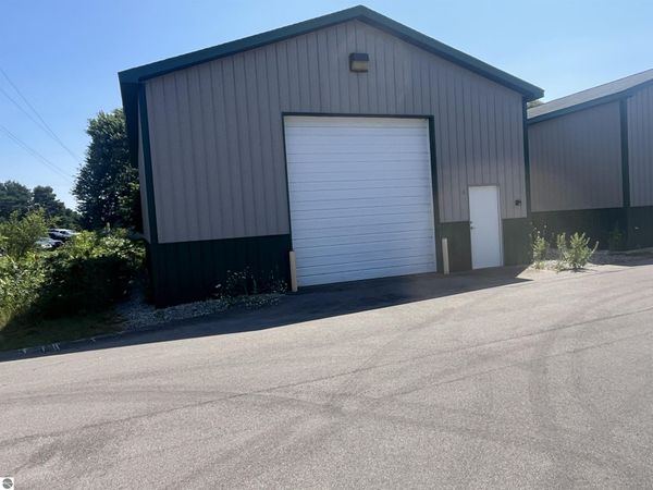 1400 McGregor Way, Traverse City, MI 49637