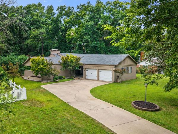 1413 Brookside Parkway , Bartlesville, OK 74006