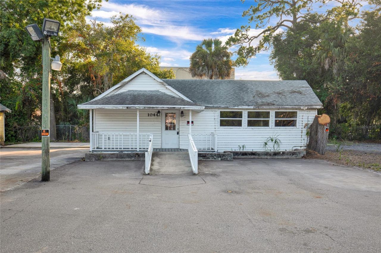 1042 N Dixie Freeway, New Smyrna Beach, FL 32168 Photo