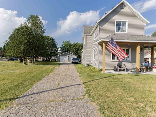 650 SCHABOW STREET, Gresham, WI 54128