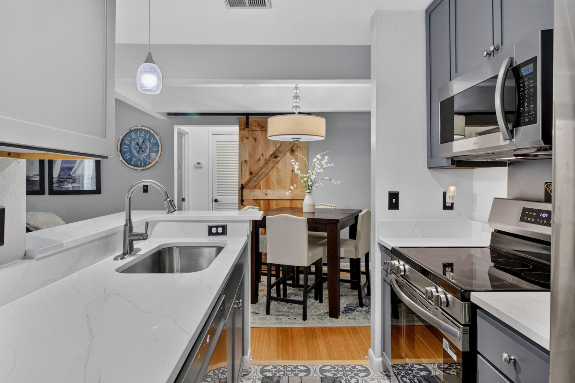271 Alexandra Photo 15