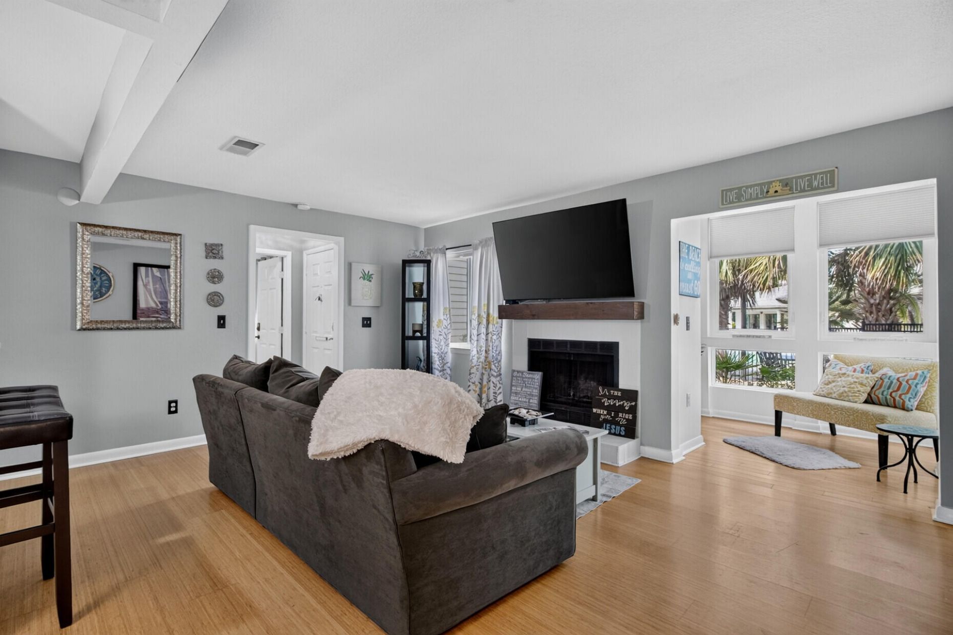 271 Alexandra Photo 8